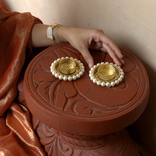 Smaran Handmade Elegant Candle Holder Set of 2 for Festivals, Weddings, Pooja Room & Home Decor, Traditional Indian Decorative Tealight Candle Set (Decorative Pearl & Metallic Tealight Diya)